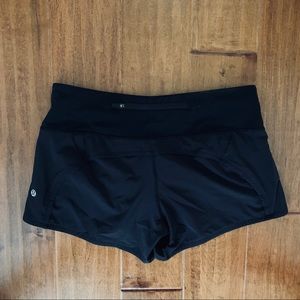 Lululemon size 6 black Run Times 4” like new
